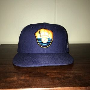 Milwaukee Brewers fitted hat 7 1/4 limited edition